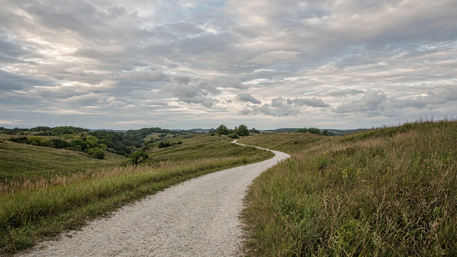 Empty outdoor trail landscape in Peoria County, Illinois