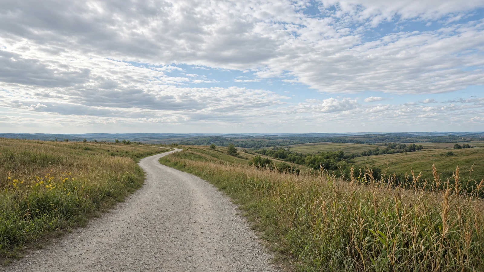 Empty outdoor trail landscape in Whiteside County, Illinois